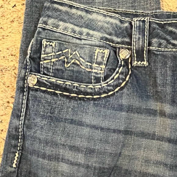 Miss Me Boyfriend Capri Distressed Jeans Size 31 Waist - Picture 10 of 16